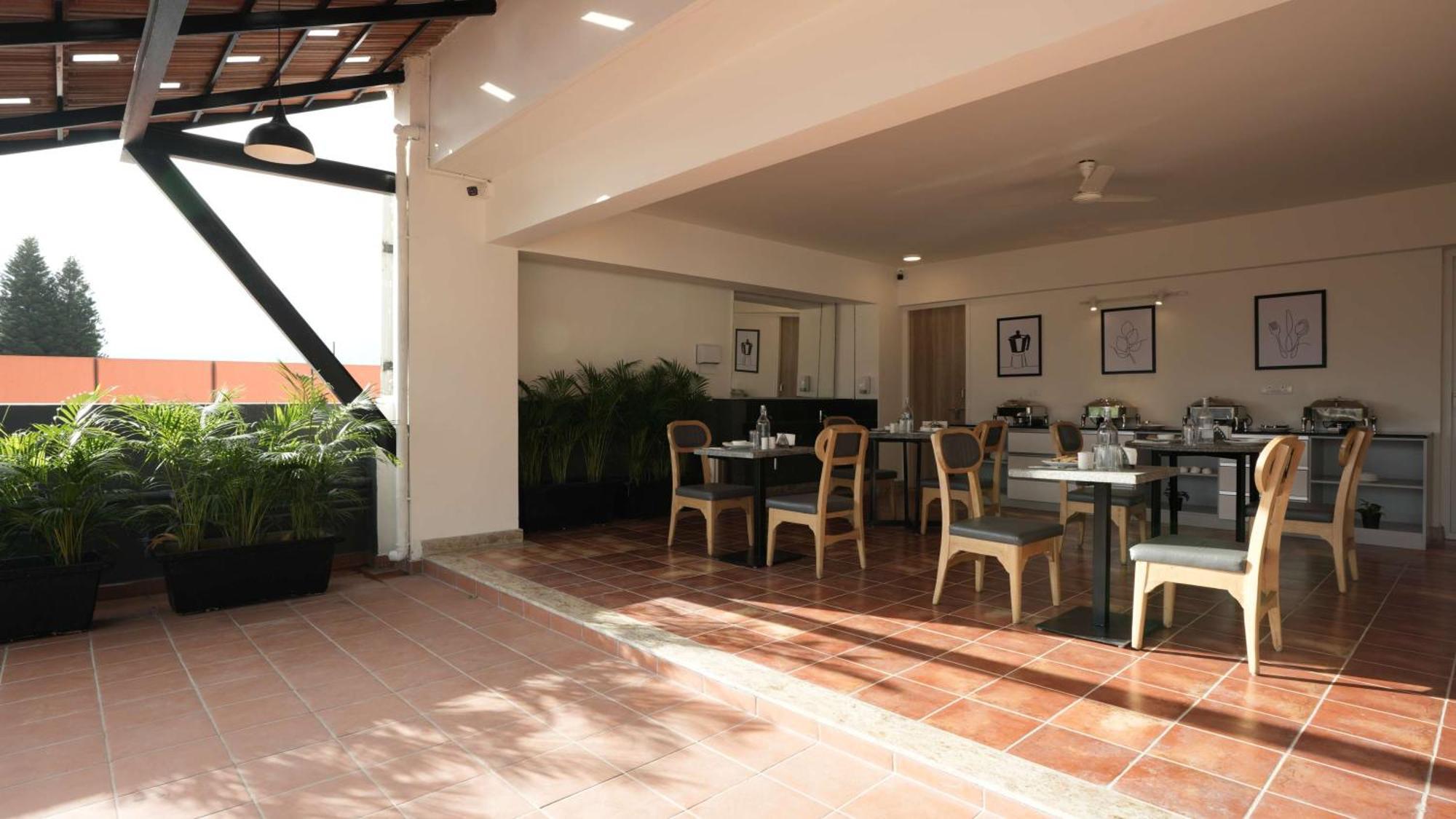 Wandr Hotel- Near Mg Road バンガロール エクステリア 写真